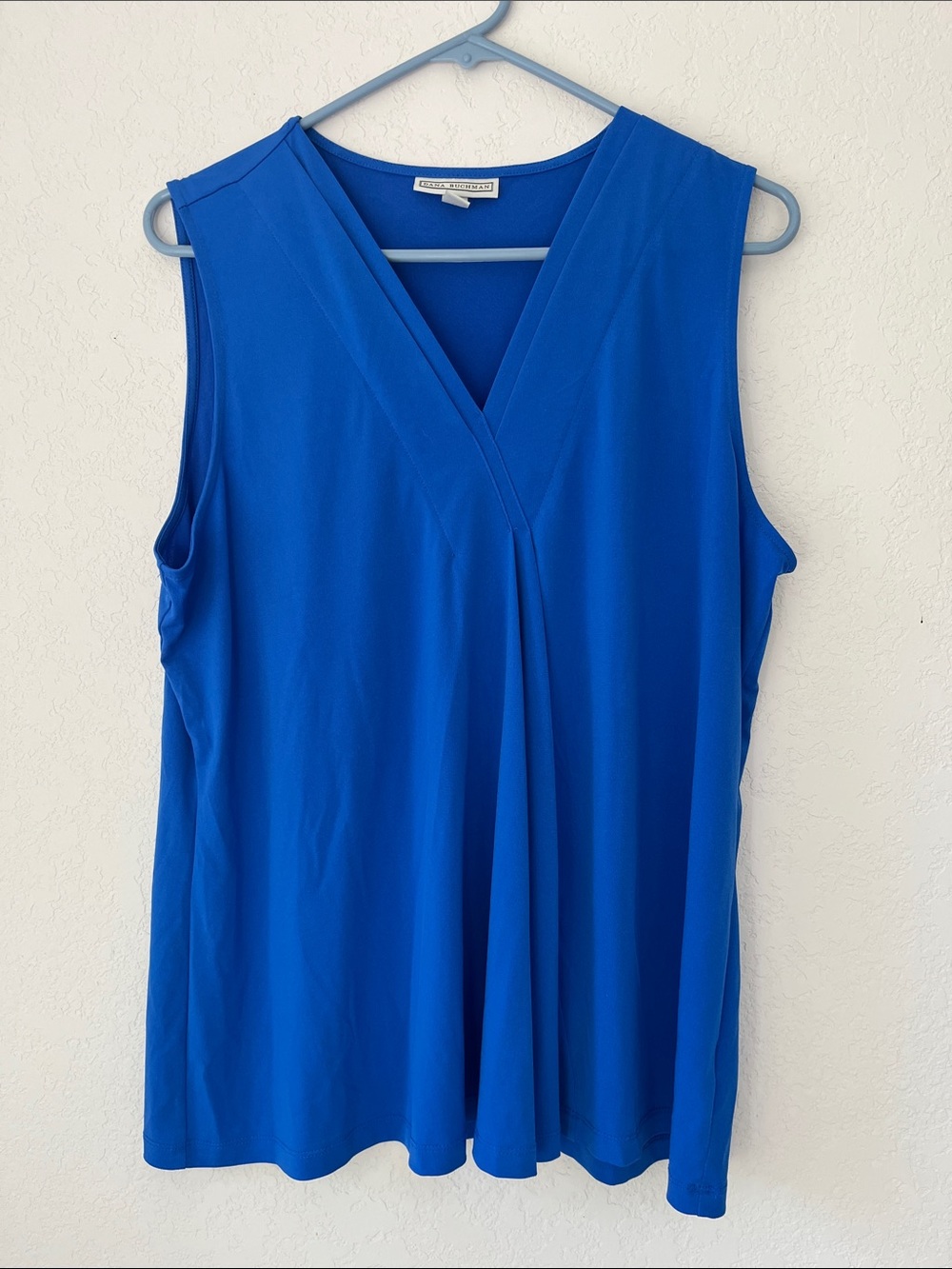 Dana Buchman Sleeveless V-Neck Camisole in Royal Blue